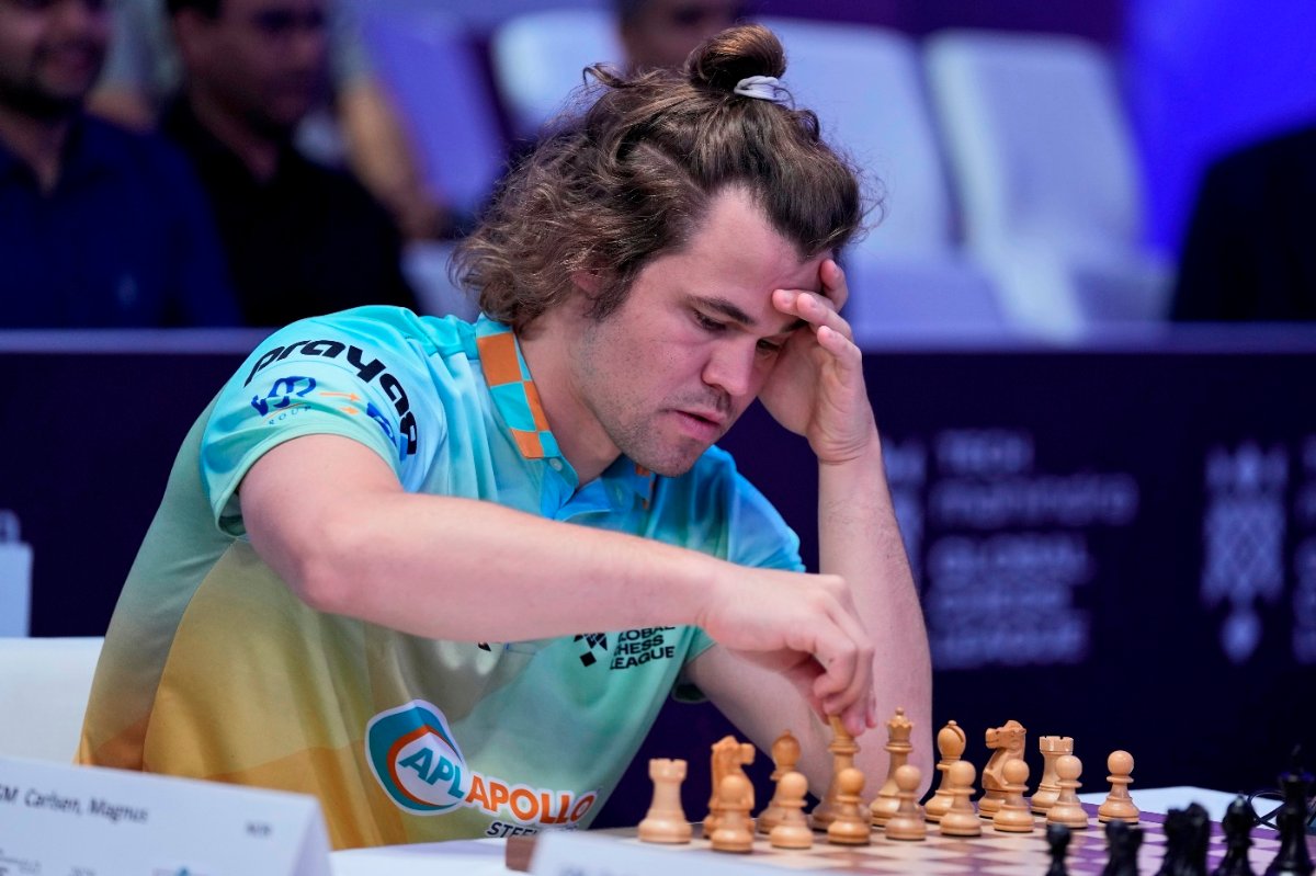 Top-ranked chess player refuses to change out of jeans, leaves World ...