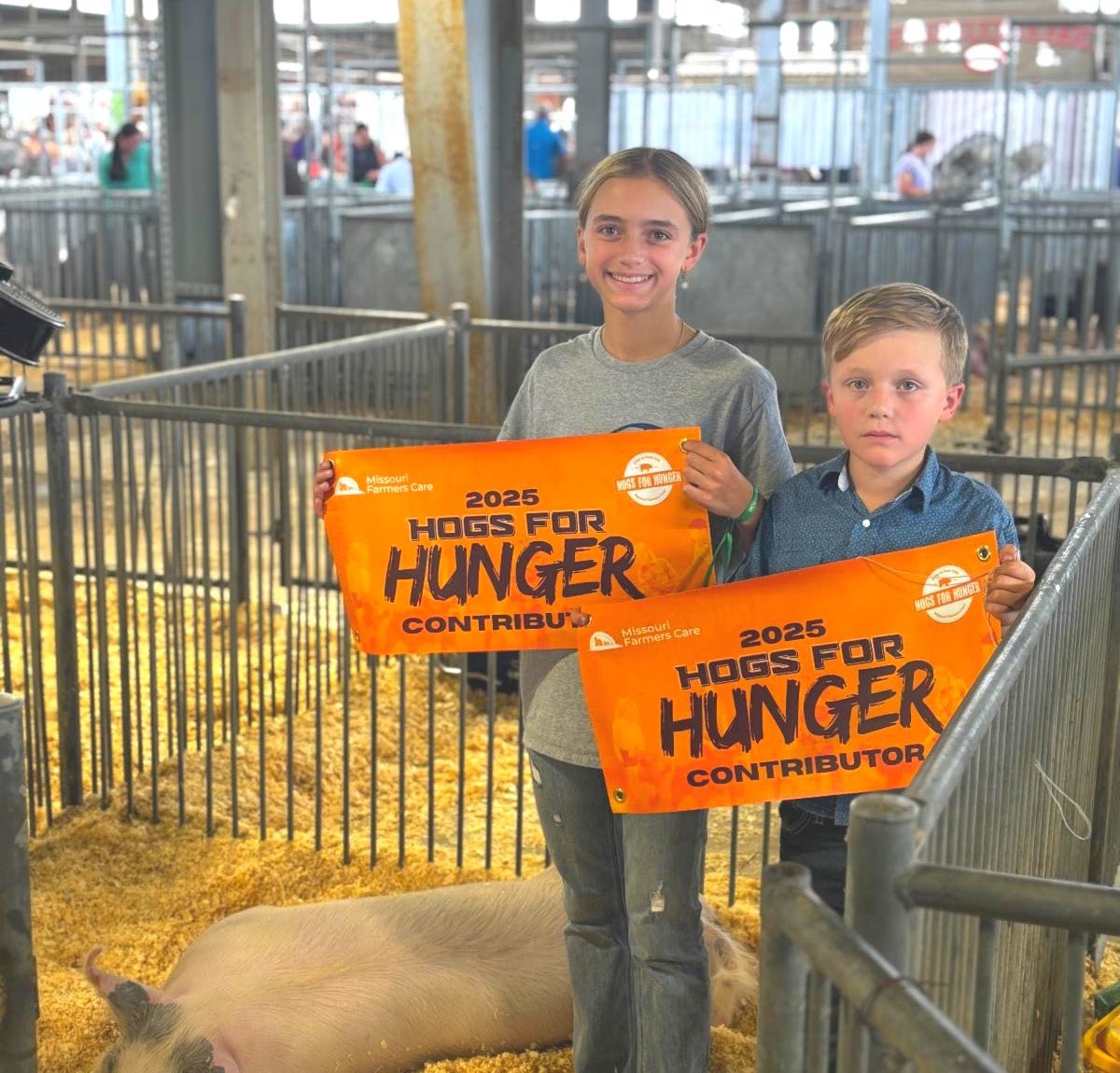 Youth exhibitors donate hogs to fight hunger in Missouri | Newstalk ...