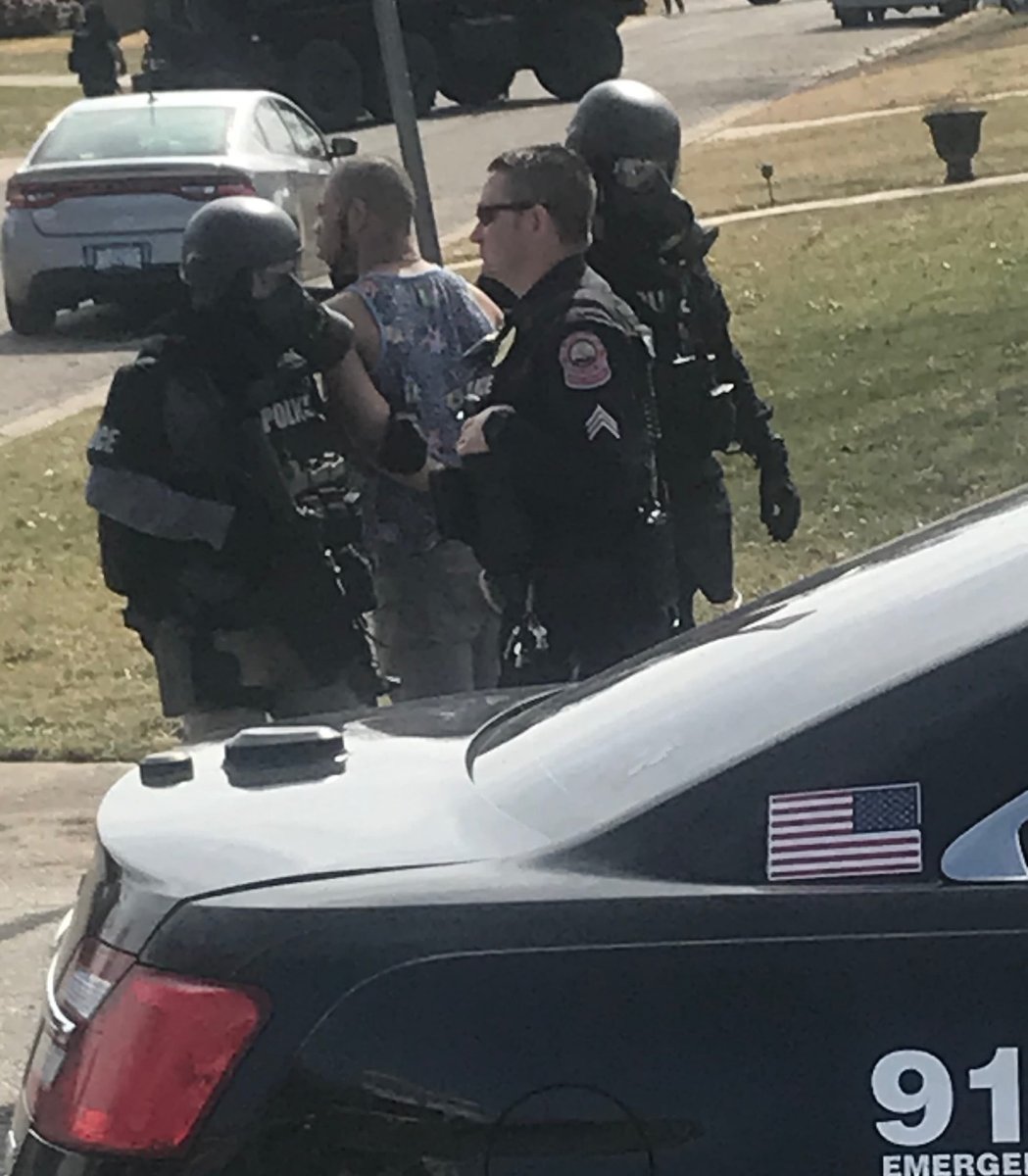 Armed robbery suspects taken into custody by Joplin SWAT team ...