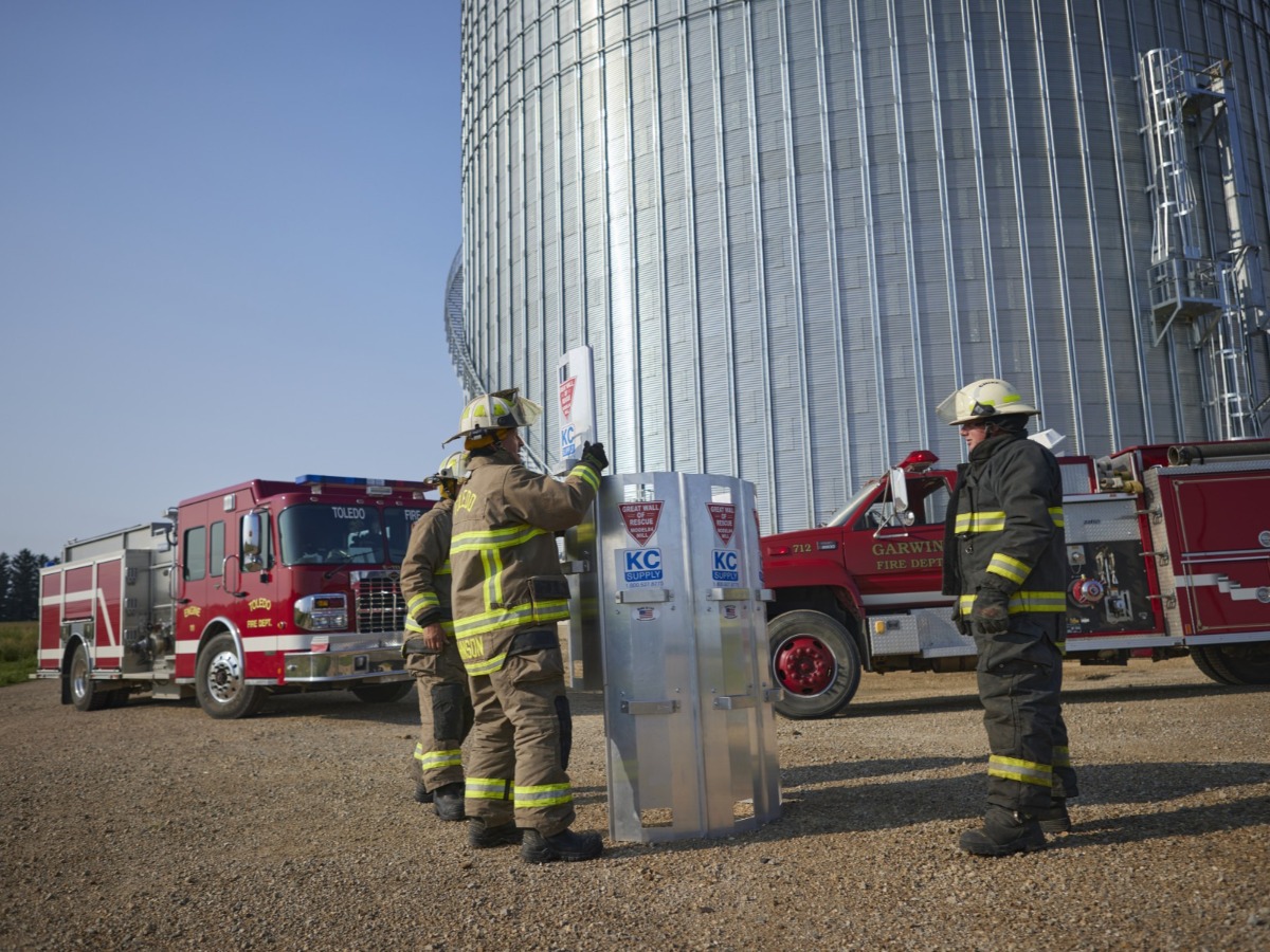 Freistatt Fire Department receives life-saving grain rescue tools, training