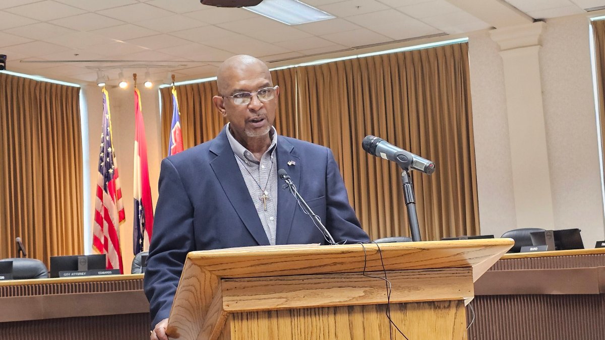 Should non Joplin residents be allowed to speak to the council?  Mayor Cortez says "yes" with conditions