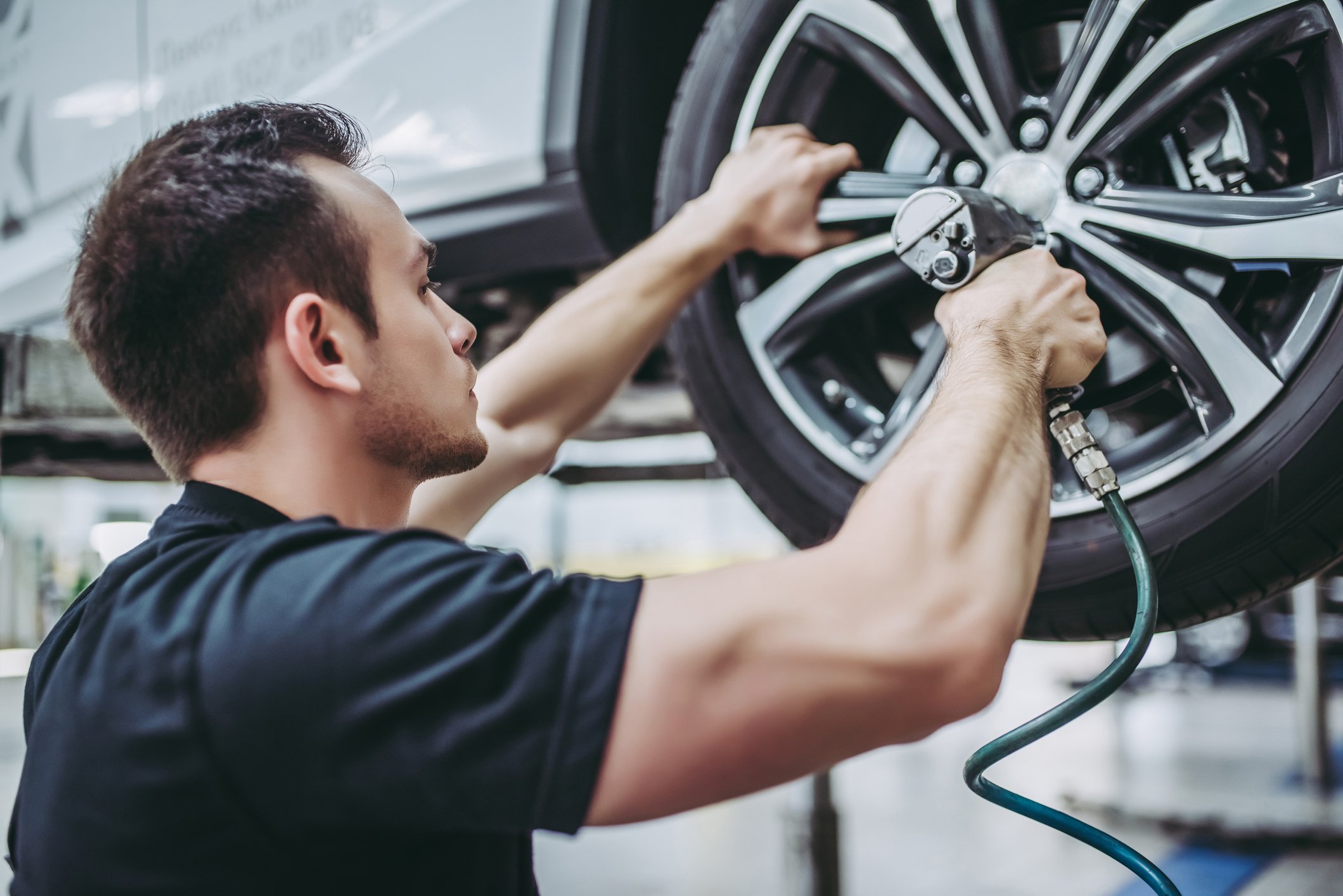 Why Combining Radio and Digital Equals Success for Auto Repair Shops