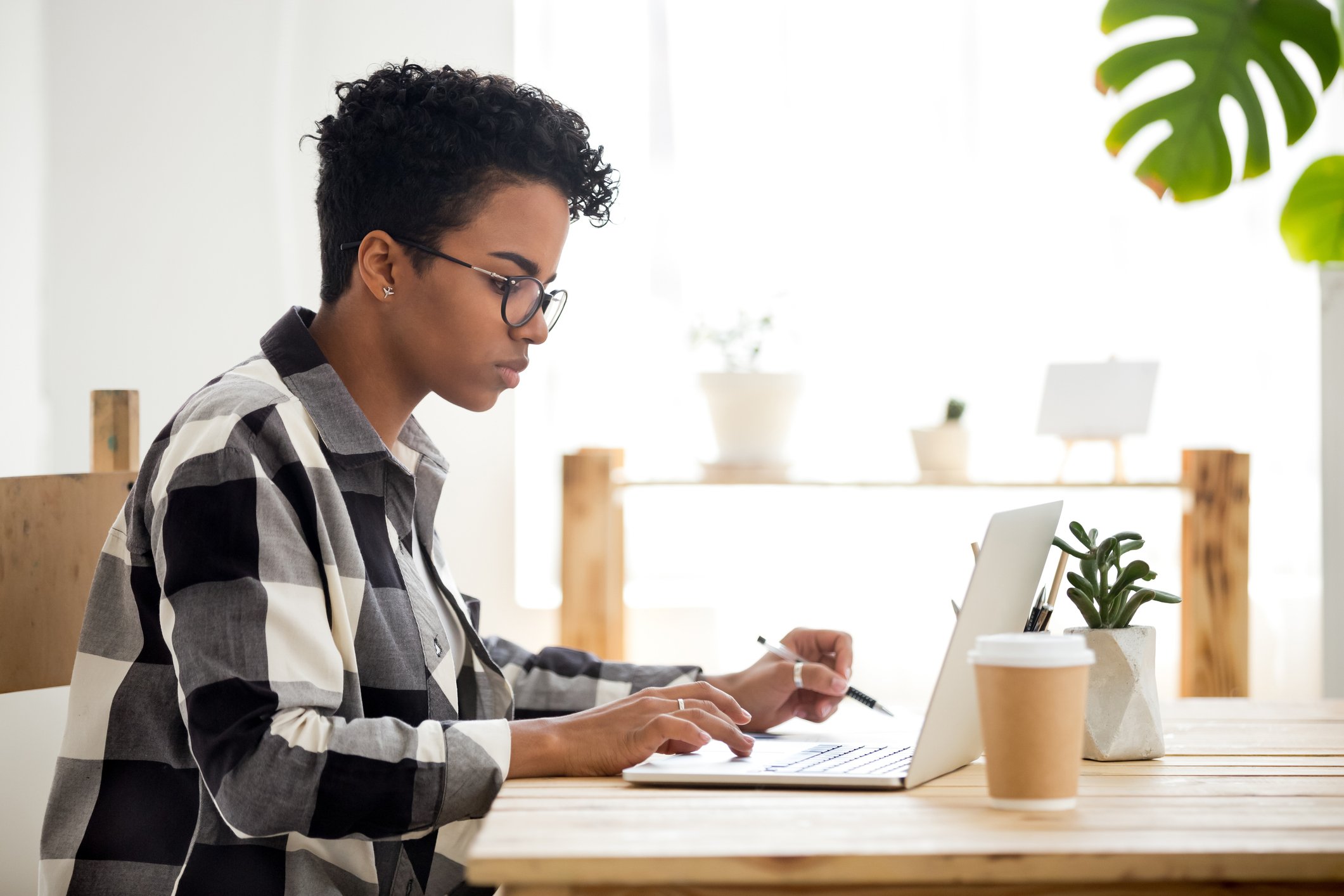 6 Secrets to Writing the Perfect Radio Ad Script