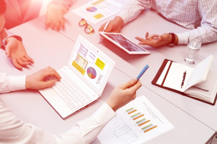 9 Marketing Metrics to Track Year After Year