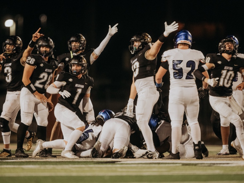 PLAYOFF PUSH: Neosho blows past Raytown in district opener